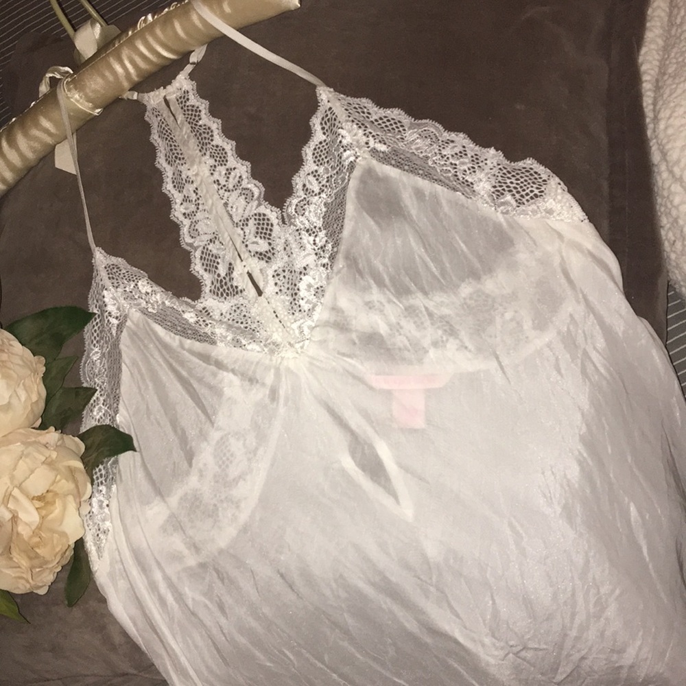Victoria’s Secret Chemise L